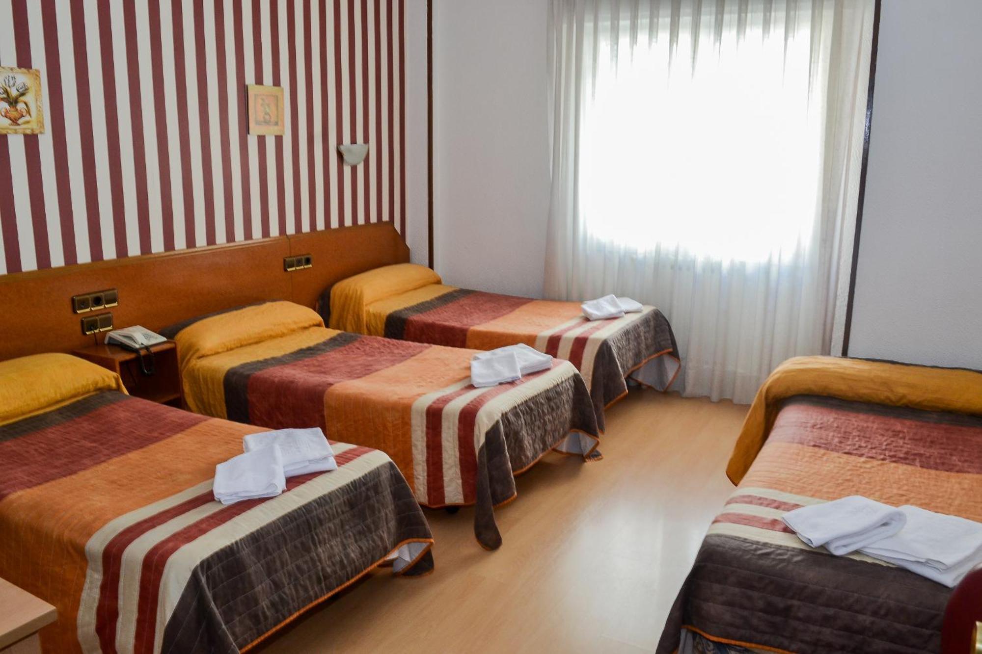 Hostal Cataluna Saragossa Zimmer foto