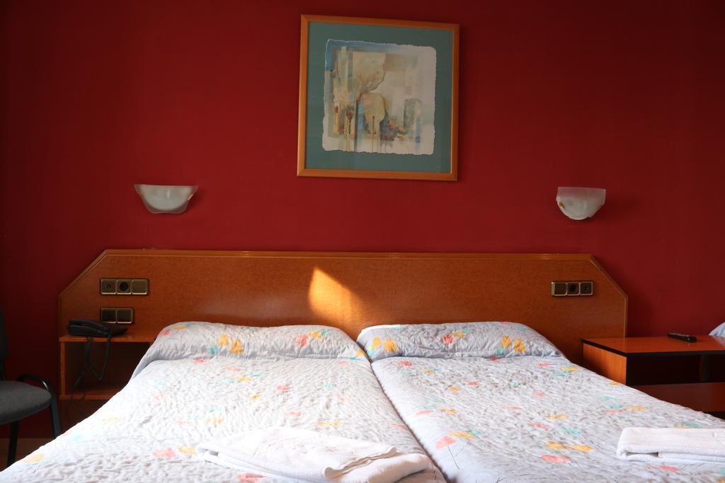 Hostal Cataluna Saragossa Exterior foto
