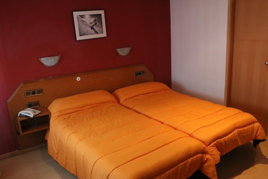 Hostal Cataluna Saragossa Exterior foto