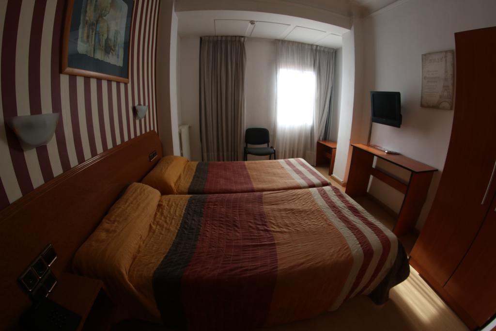 Hostal Cataluna Saragossa Exterior foto